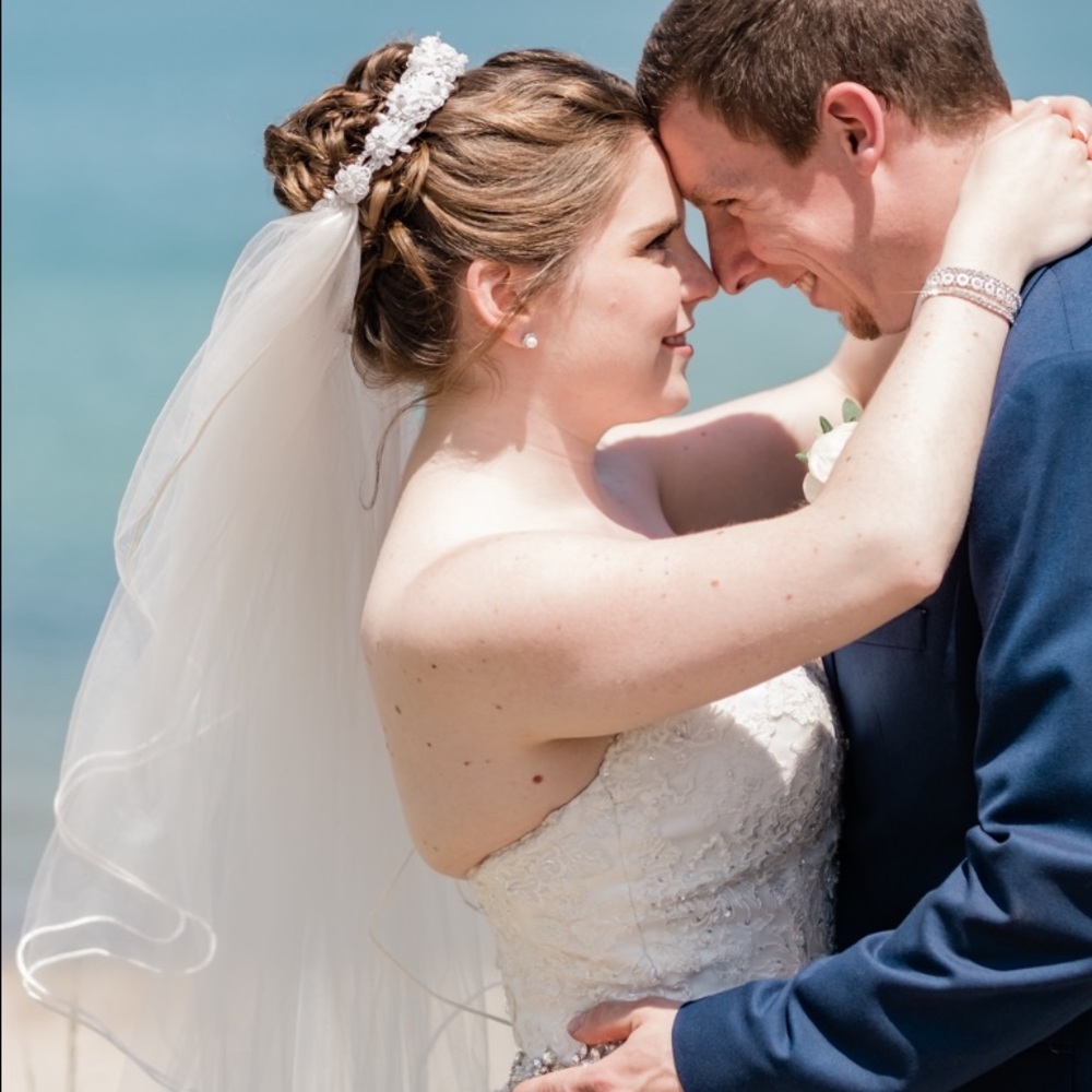 Flower halo wedding veil
